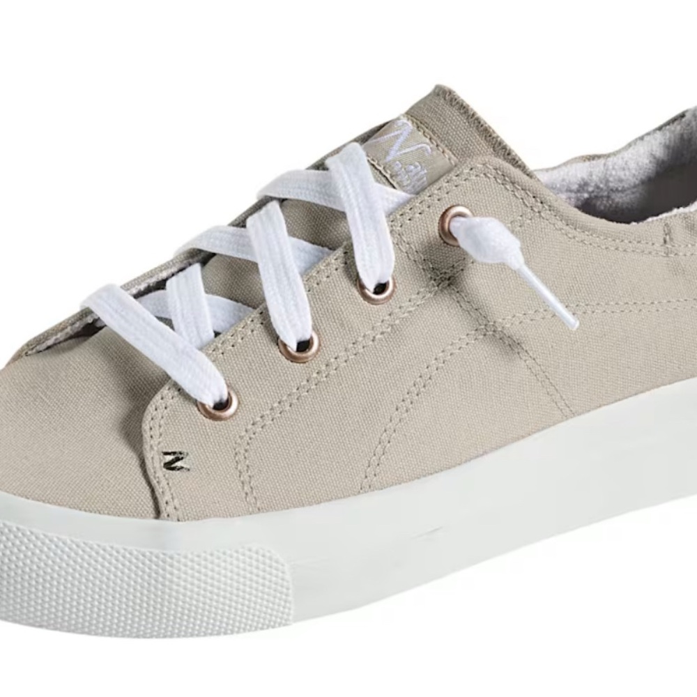#49 NWOT Natural Reflections Tan and White Sneakers Contemporary Design - Picture 3 of 4